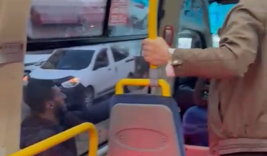 İstanbul - Kağıthane'de minibüs şoföründen meslektaşına tekme tokat saldırı; ‘Sen öldün' diye tehdit etti
