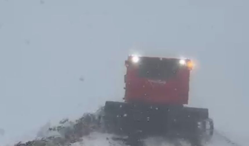 Karlıova'da kar yağışı