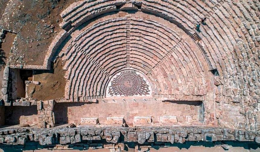 Medusa mozaiğinin üzeri kapatıldı