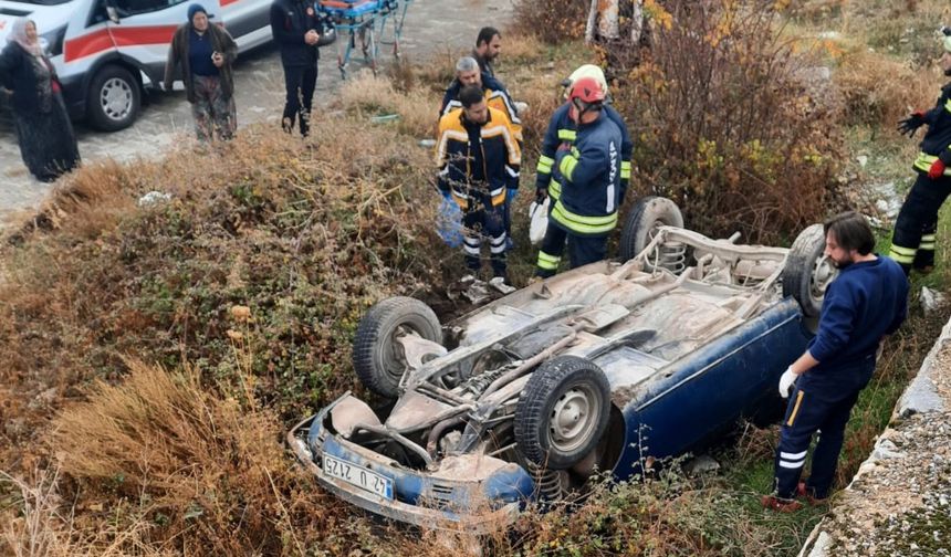 Şarampole yuvarlanan otomobilin sürücüsü öldü
