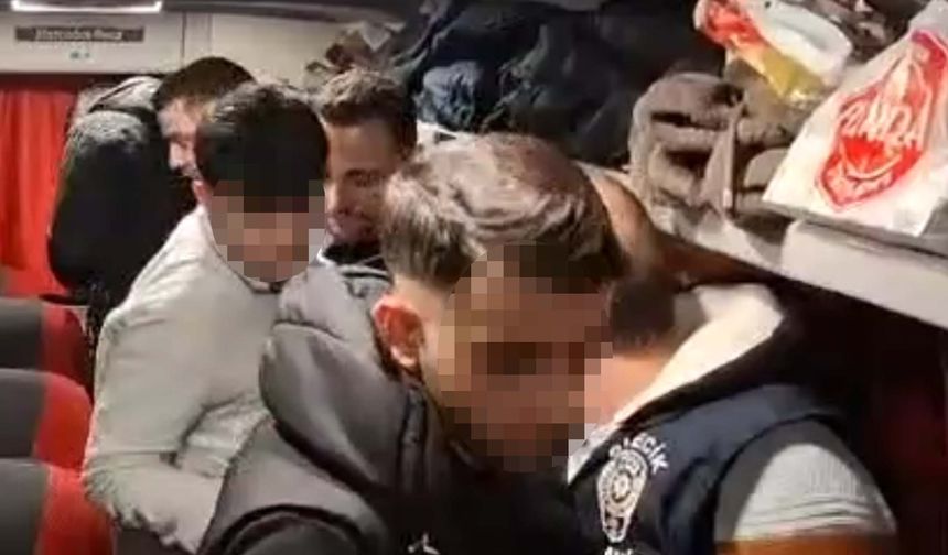 Telefonla aradıkları kadını 2 milyon lira dolandıran şüpheliler, Bilecik'te yakalandı (2)