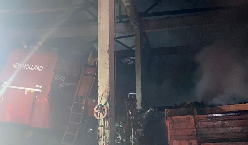 Edirne’de çiftlikte yangın; 1 ev, 2 biçerdöver ve 2 otomobil yandı 