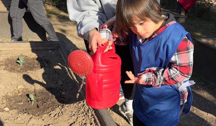 Engelli çocuklar, lemurlarla tanıştı