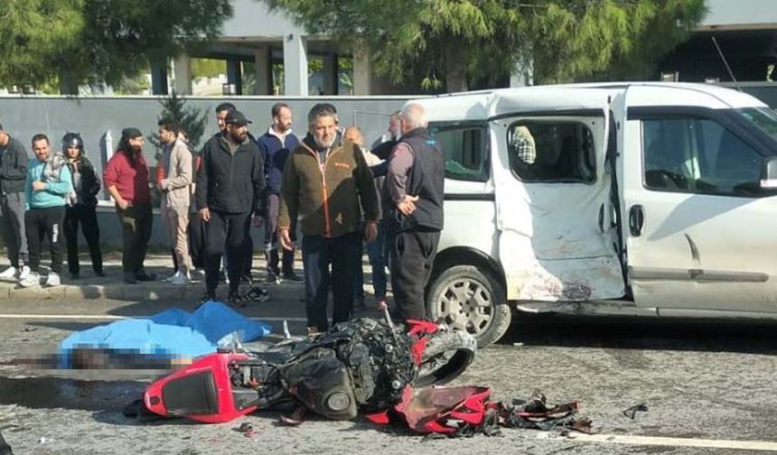 Hafif ticari araçla motosiklet çarpıştı: 1 ölü, 1 ağır yaralı  