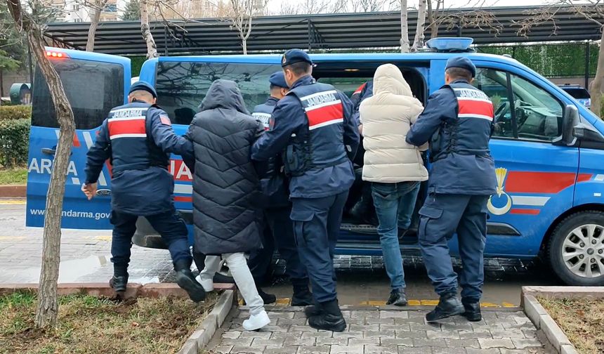 Hollanda'dan uyuşturucu getirip, yılbaşı öncesi satmak istemişler; 2 tutuklama