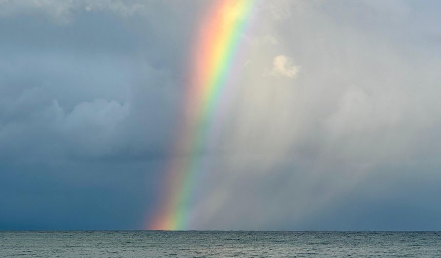 Ordu’da denizin üzerinde gökkuşağı oluştu