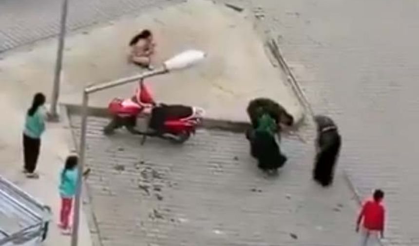 Tartıştığı ailenin kaçmaya çalışan 6 yaşındaki oğlunu bıçakladı