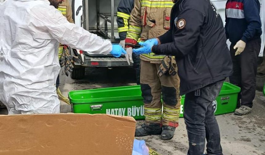 TIR ile motosiklet çarpıştı; anne ile bebeği öldü, 3 yaralı