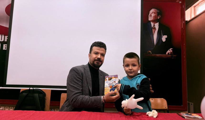 Yazar Gönen, mezun olduğu ilkokulda öğrencilerle buluştu
